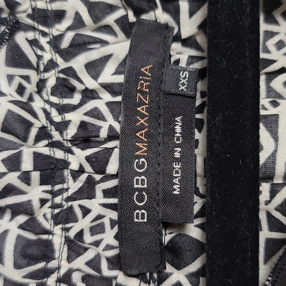BCBGMAXAZRIA Pattern Black/ Cream Mod Diamond Square Peasant Top Size XXS - Picture 2 of 15